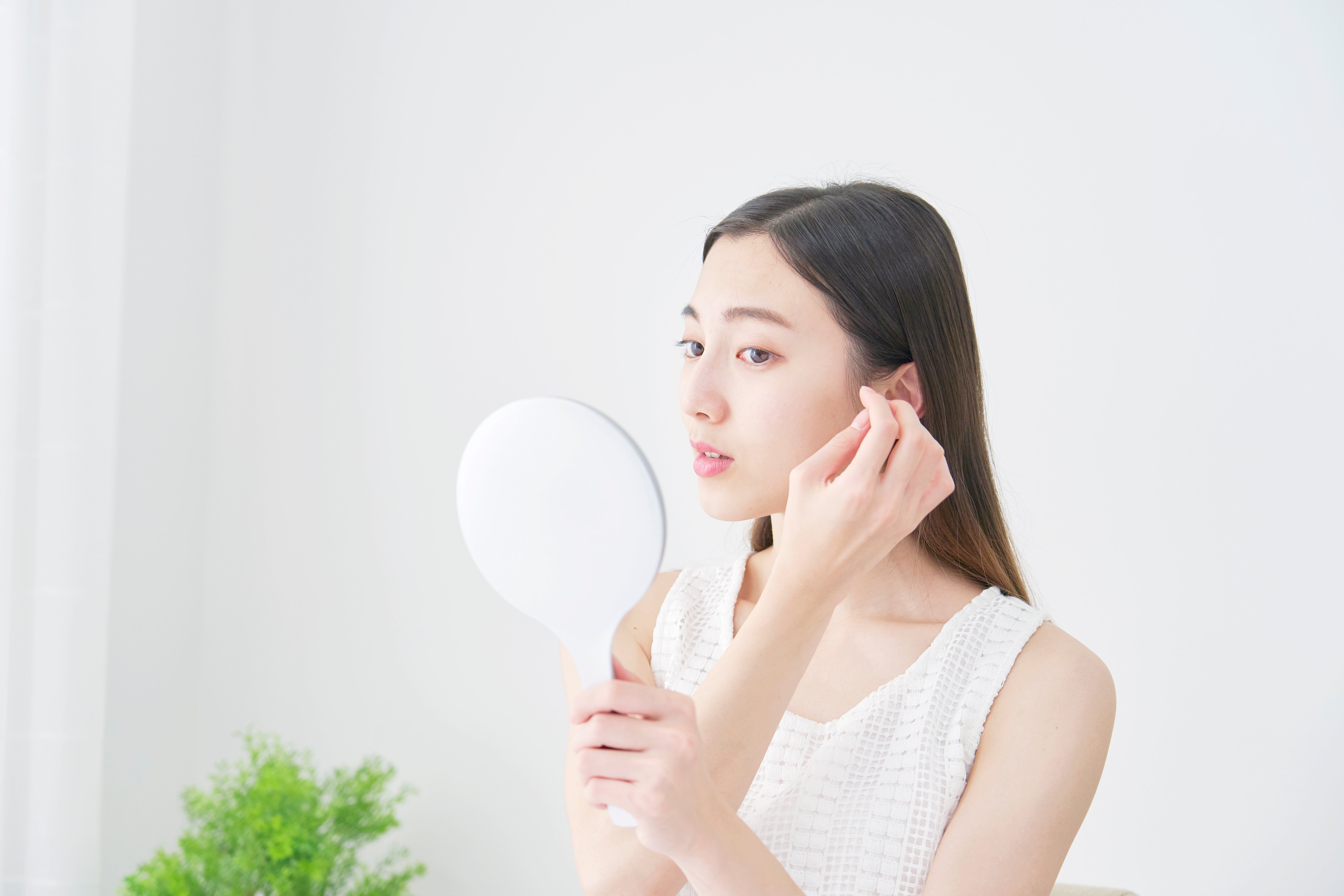ウィッグの分け目を簡単に変える方法｜自然に見せるポイント